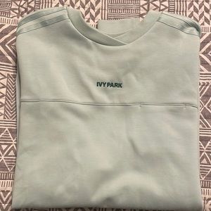 Ivy Park long sleeve crewneck sweatshirt, gender neutral, size L.